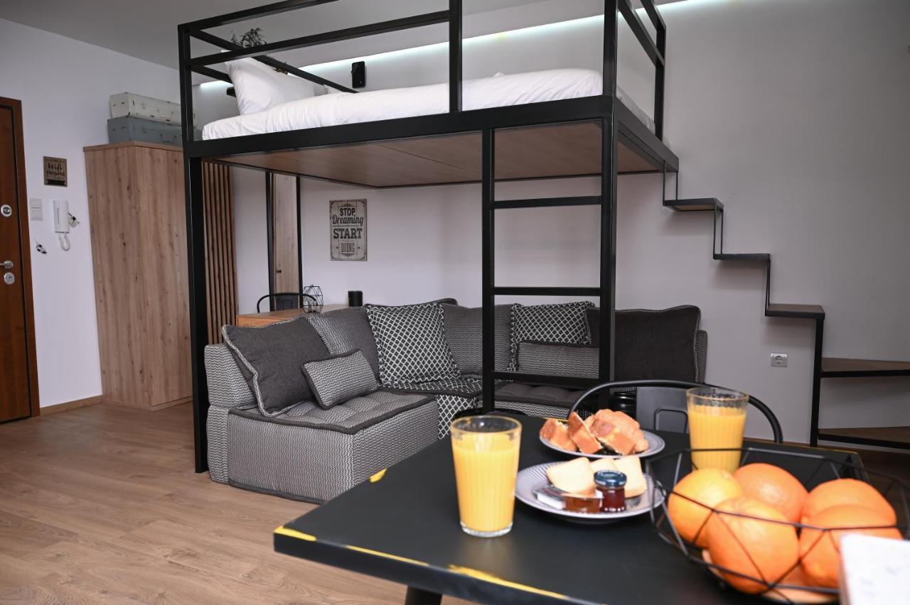 Apartment Urban Loft By Neuvel Athen